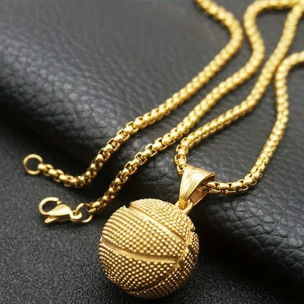 Elegant Golden Pendant Necklace